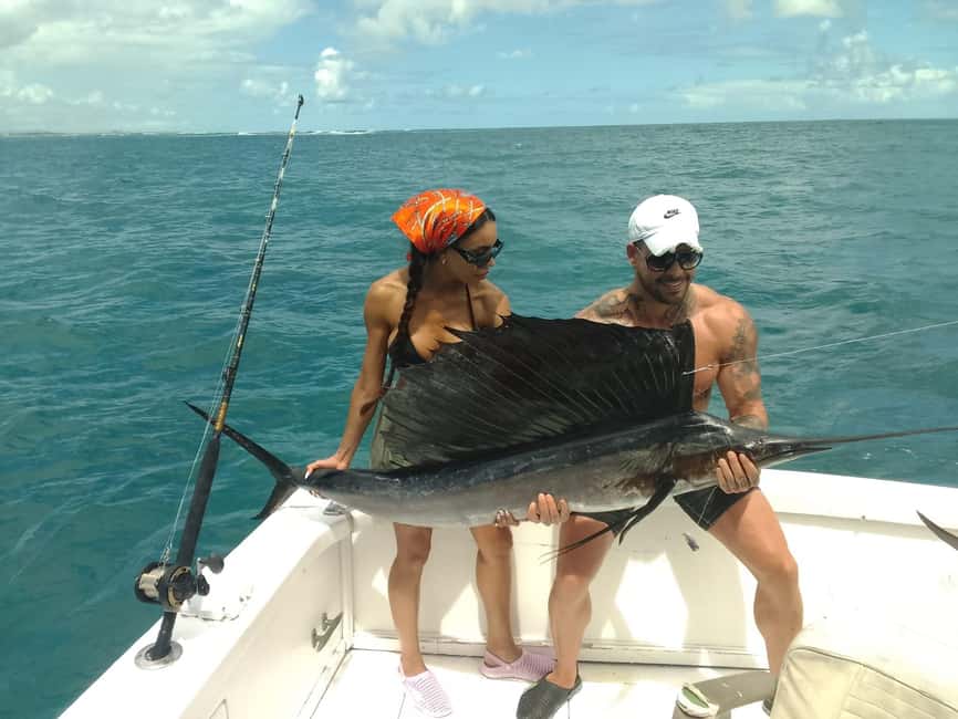 4 hour deep sea fishing experience from punta cana - Boat comfort, diesel fumes, and seasickness