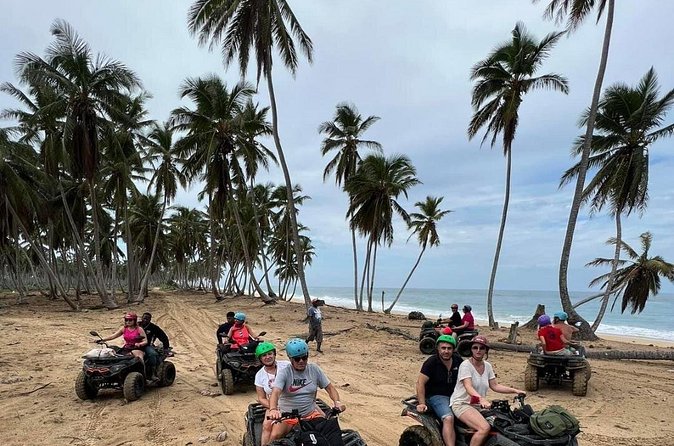 4x4 Adventure Tour, Mountains and Paradise Beaches with Food - Playa Limón, the longest beach stop