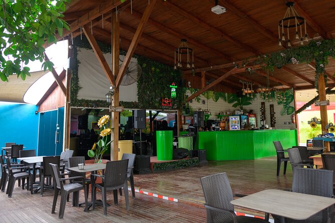 Bar Crawl in Punta Cana - Havana Bar closes with Cuban character