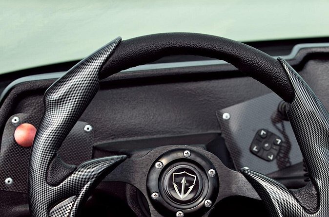 Chic and Fast Jet Car Water Experience - Who will enjoy this most