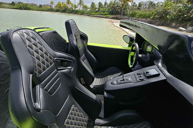 Chic and Fast Jet Car Water Experience - The safety briefing comes before the thrills