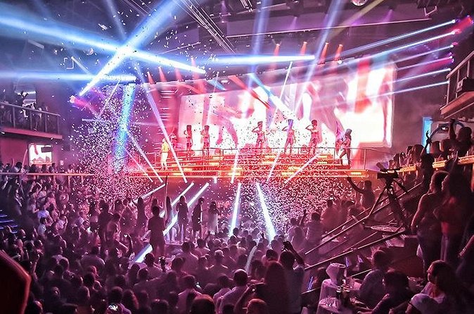 Coco Bongo Punta Cana New Year's Eve 2026 - The performers and flying acrobats