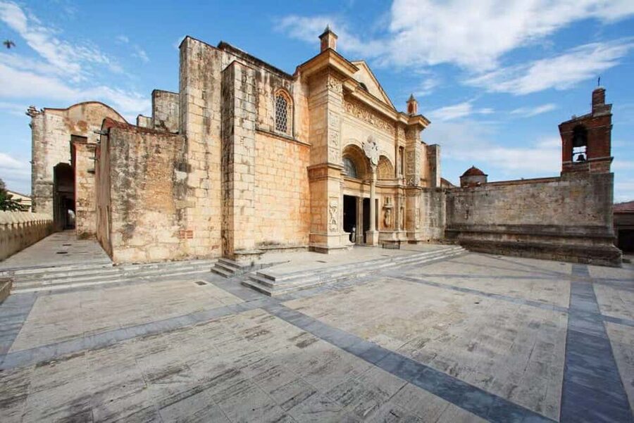Colonial Zone: Historical Tour with a visit to the Columbus Lighthouse and Tres Ojos Park - Why this Santo Domingo combination works