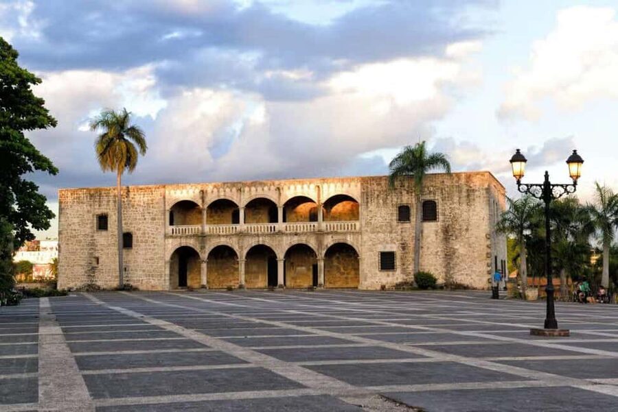 Colonial Zone: Historical Tour with a visit to the Columbus Lighthouse and Tres Ojos Park - Who will get the most from this tour