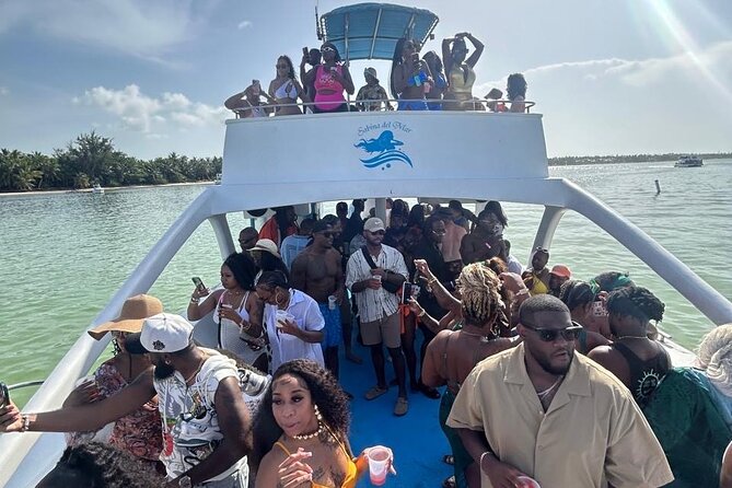 DE Hip Hop Boat Party for Adults and Free Drinks Only - Key points to know before booking