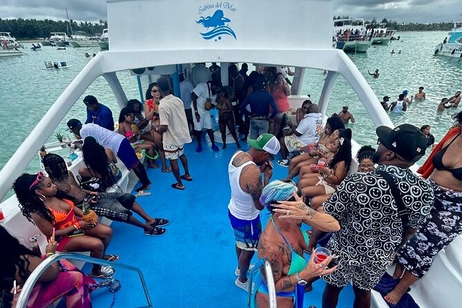 DE Hip Hop Boat Party for Adults and Free Drinks Only - Who will enjoy this boat trip most