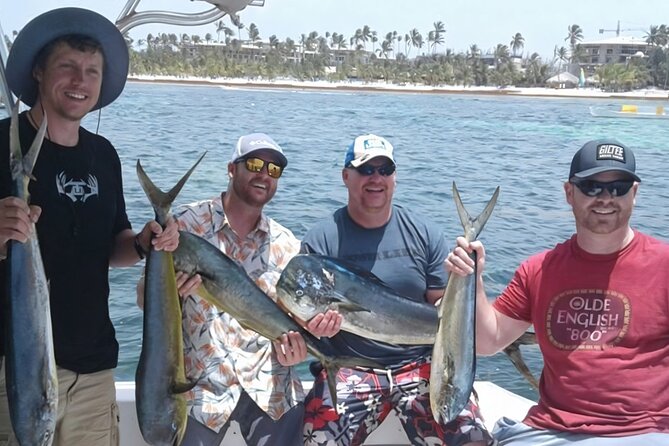 Deep sea fishing in Punta Cana and Bávaro. - Drinks, sandwiches, and tropical fruit