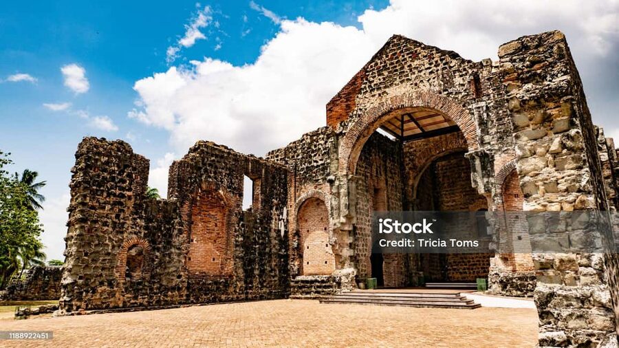 Discover Santo Domingo: A Day Trip from Punta Cana - The Presidential Palace and the Colonial Zone