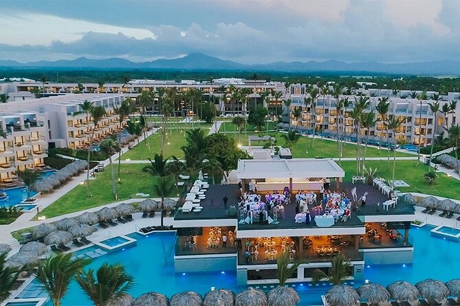 Excelence El Carmen - Round Trip Shuttle - Punta Cana Airport - What the arrival transfer feels like