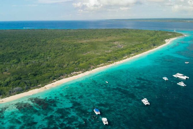 Excursion to Catalina Island and Snorkeling from Punta Cana - The Wall and the first snorkeling briefing