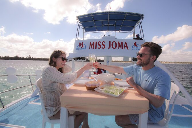 Experience for families and friends by private boat with pick-up - Who will enjoy Miss Joma most?