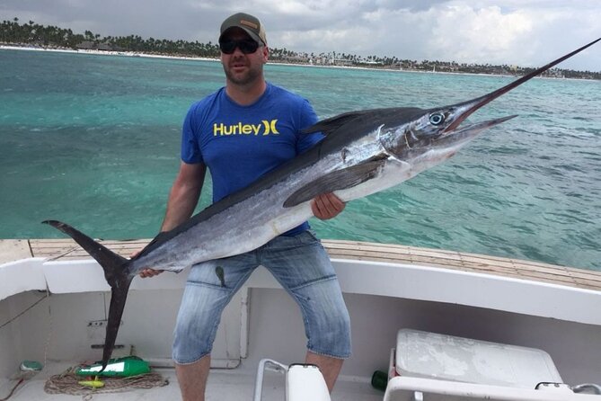 FISHING PRO CHARTERS - Boat Excursion - Divina - The crew makes a bigger difference than the drink cooler
