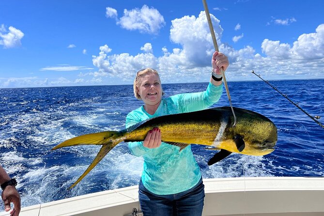 FISHING PRO CHARTERS - Boat Excursion – Mar-Quesa - Chasing trophy fish off Punta Cana
