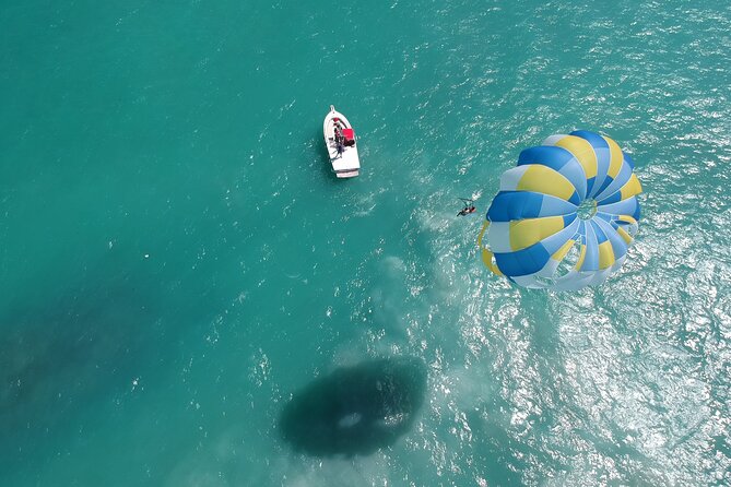 From Punta Cana: Amazing Activity Parasailing Hotel pickup - Fifteen minutes in the air
