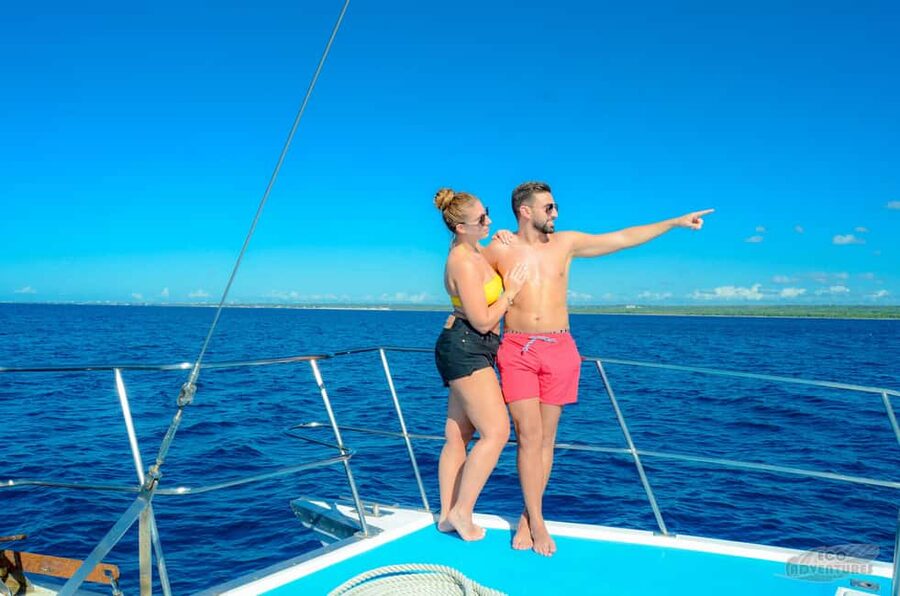 From Punta Cana: Catalina Snorkeling & Altos de Chavon Tour - Catalina beach time, Dominican food, and drinks