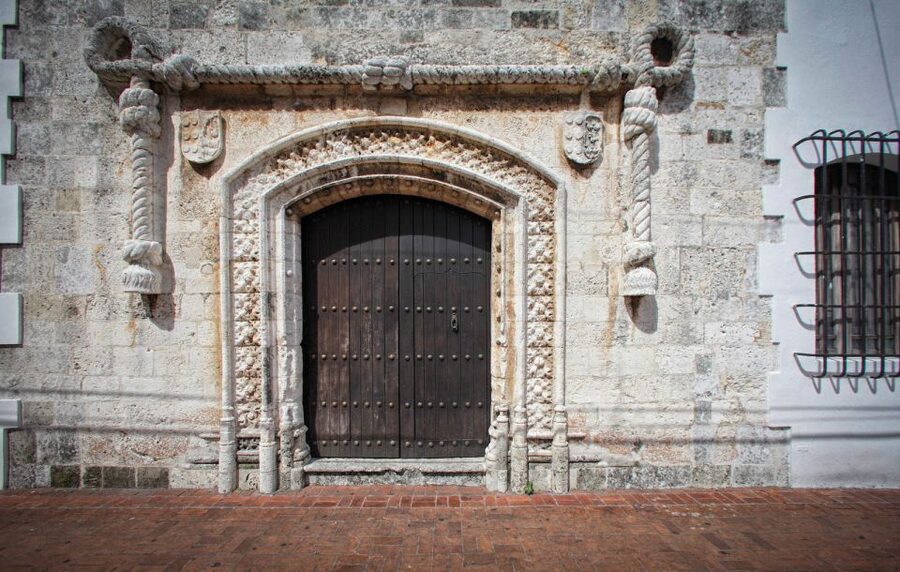 From Punta Cana: Full-Day Santo Domingo City Tour - Walking Las Damas Street
