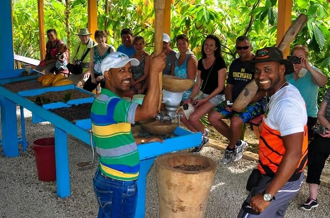 From Punta Cana: Higuey Expedition Cultural & Historic Tour - Higüey Basilica and the old church