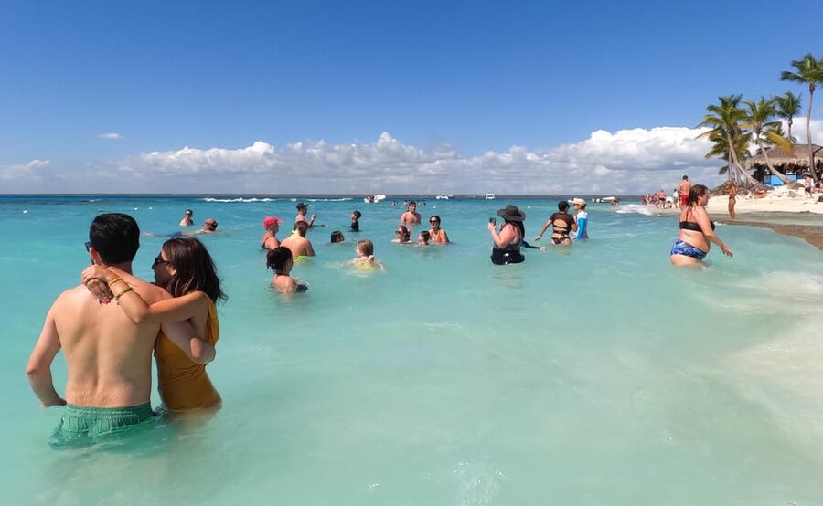 From Punta Cana or Bayahibe: Catalina Island with Snorkeling - Lunch, drinks, and two and a half hours on Catalina