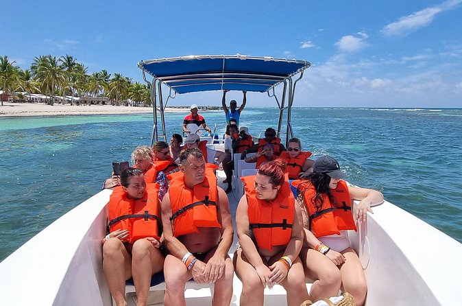 Full Day Island Tour in Isla Saona from Punta Cana - What lunch includes at the beach