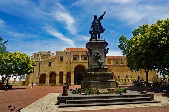 Full day Santo Domingo - Shared tour - The Columbus Lighthouse photo stop