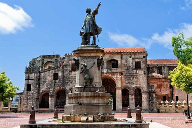 Full-day Santo Domingo Tour with Roundtrip Transfer from Airport to Hotel - The cathedral and the center of the Colonial City