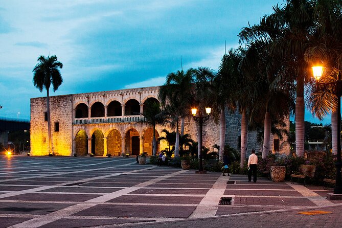 Full-day Santo Domingo Tour with Roundtrip Transfer from Airport to Hotel - Columbus Lighthouse and the monument question