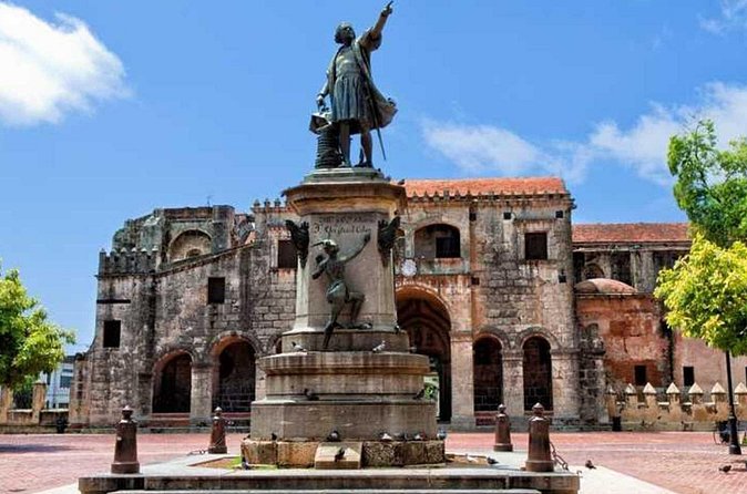 Full day tour to Santo Domingo from Punta Cana - Calle El Conde, the city’s old commercial street