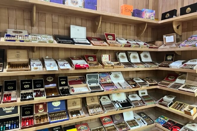 Guided Shopping Tour to Bella Mare Store (Cigars, Chocolate, Rum and Souvenirs) - How the shopping visit may feel
