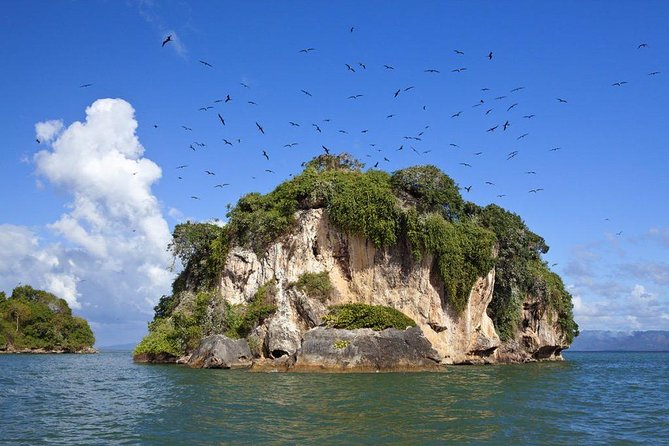 Haitises National Park with Paraiso Caño Hondo & Montaña Redonda - The cave expedition adds a human story
