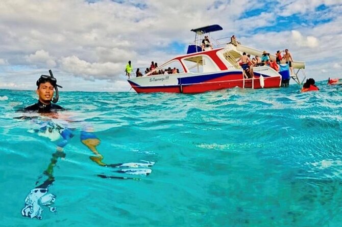 Half-Day Private Party Boat and Snorkeling in Punta Cana - Starting at the beach and meeting the crew