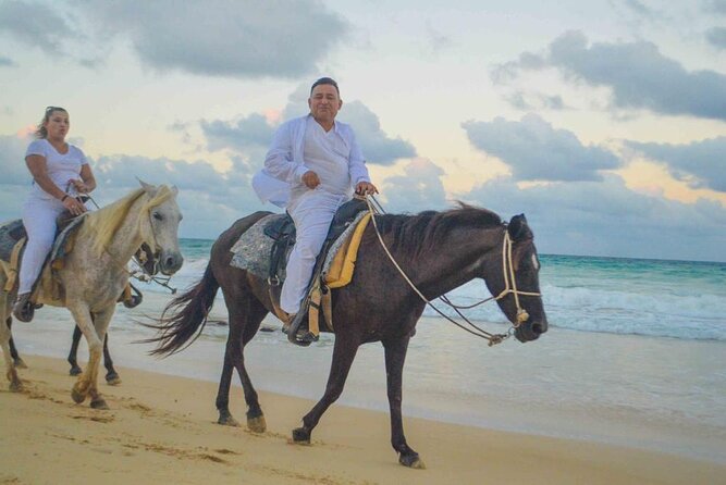 Half-Day Tour 2-in-1, Redonda Mountain & Horseback Riding Tour in Macao Beach - What the private format adds