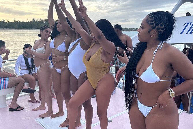 Half-Day Tour with Punta Cana Beach Boat Party - Playa Los Corales and the one-hour music stop