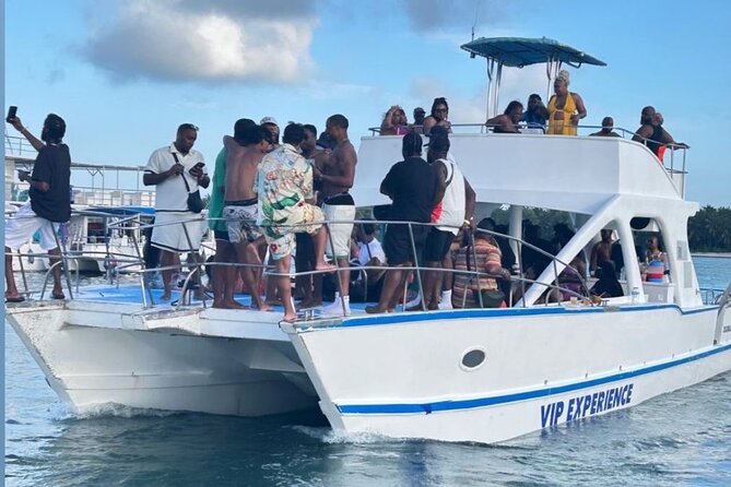 Hip Hop adult only Party Boat with Unlimited drinks and Sandbar - A Punta Cana party boat with more than just music
