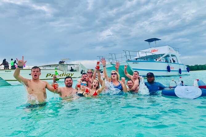 Hip Hop adult only Party Boat with Unlimited drinks& sand-bar - The biggest drawbacks: timing, crowding, and consistency