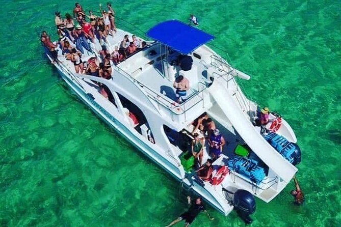 Hip Hop Beat and Live Dj Adults Only Party Boat and Free drinks - Music, dancing, and the real atmosphere