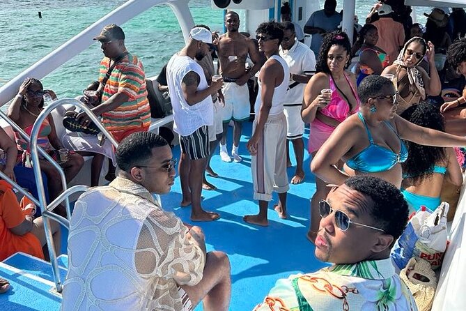 Hip-Hop Party Boat with Dj Live Adults Only and Unlimited Drinks - Music, crew, and the social side