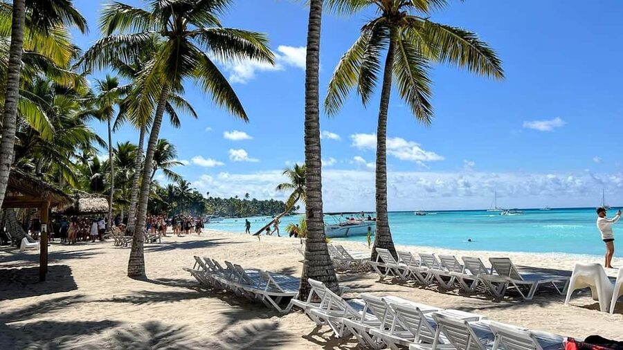 isla saona día completo - From Bayahibe to Saona by speedboat or catamaran