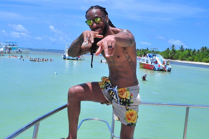 Luxury Hip Hop Boat Party–Drinks, Music, and the Best Vibes in PC - Who should book this adults-only boat party?