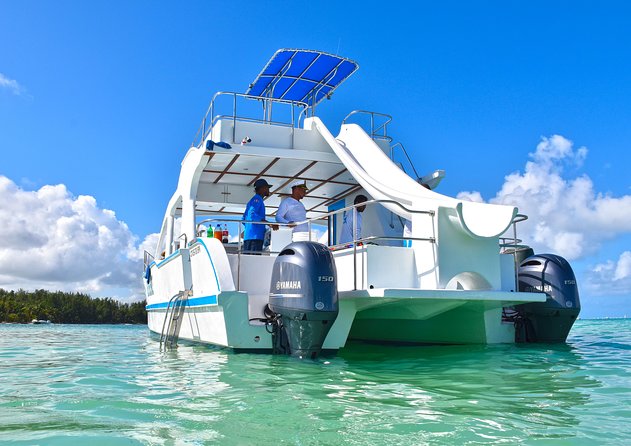 Luxury Sunset Party Boat - Key points to know before booking