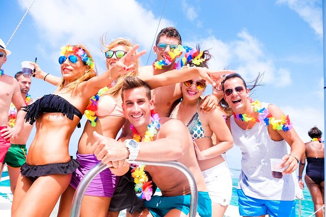Luxury Sunset Party Boat - The natural pool and floating-bar question