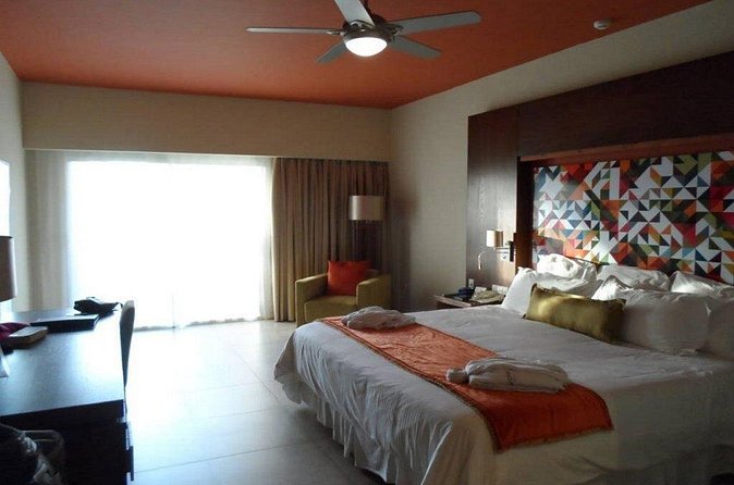 Majestic Colonial - Round Trip Shuttle - Punta Cana Airport - Who will get the most from this service