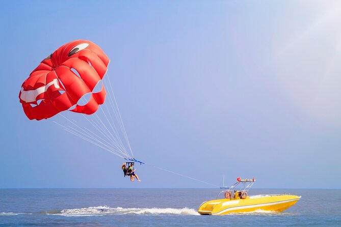 Parasailing Adventure in Bavaro Beach, Punta Cana - How the Group Format Affects the Day