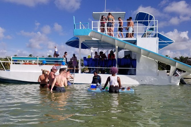 Party Boat in Punta Cana - Booze Cruse - The natural pool, 200 to 300 meters offshore