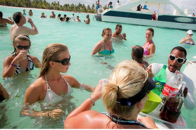 Party Boat in Punta Cana with Drinks and Transportation Included - What the $60 price includes