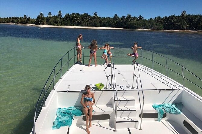 Party Boat - Private groups, snorkeling - Open Bar. - Is $700 a fair price for your group?