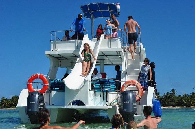 Party boat, Snorkeling, Sand-bar open bar in Bávaro Beach - What the $54 price includes