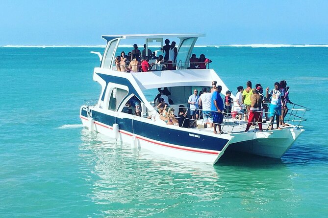 Party Boat /View Dolphins / Snorkling /Free Drinks and Transportation - Pickup at 2 pm can make or break the day