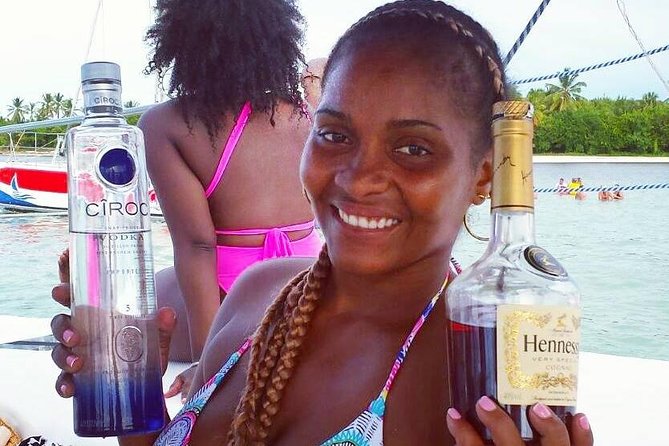 Private Adult Only Hip Hop Party Boat with Live DJ - Hotel pickup at noon keeps the day simple