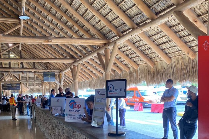 Private Airport Transfers Roundtrip Punta Cana Hotels - Guide communication and the day-before check
