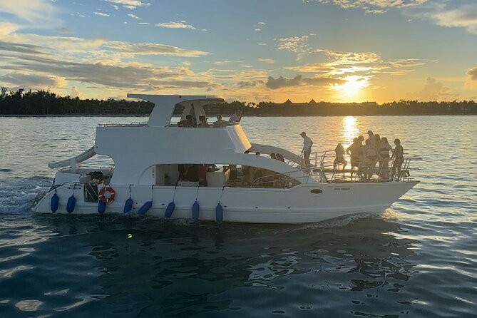 Private Catamaran Booze Cruise & Snorkeling - What the three hours actually include